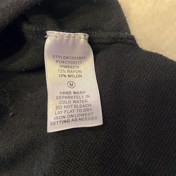 Cyrus 1/2 Sleeve Blouse Size Medium - Picture 7 of 7